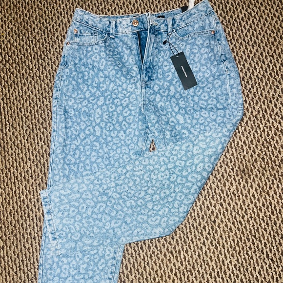 Denim - Picture 2 of 5